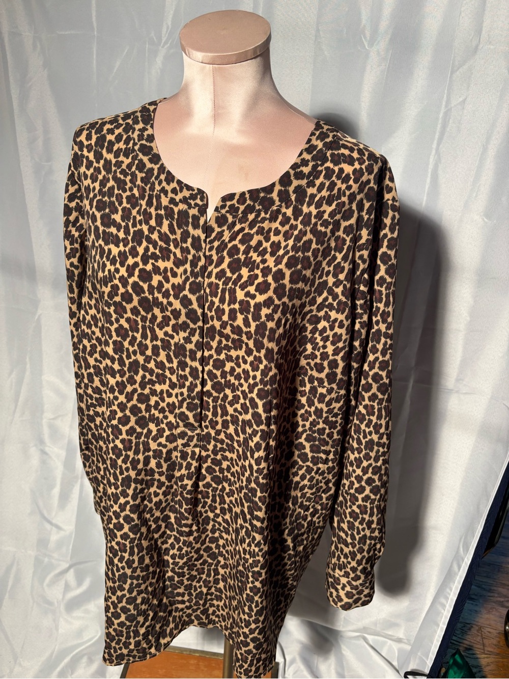 Talbots women’s Leopard Print Brown Animal Print blouse tunic